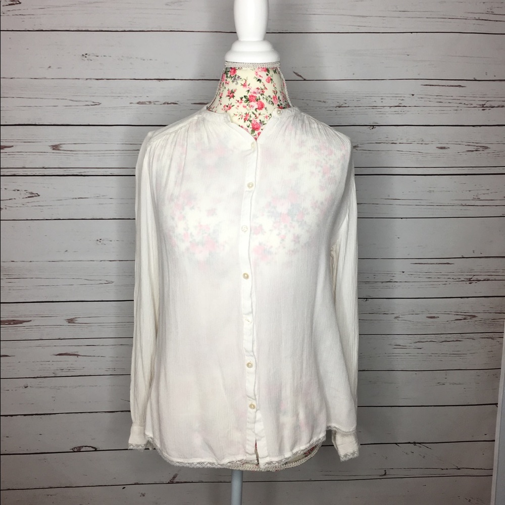 BERENICE FLIRTY BLOUSE W/ LACE
